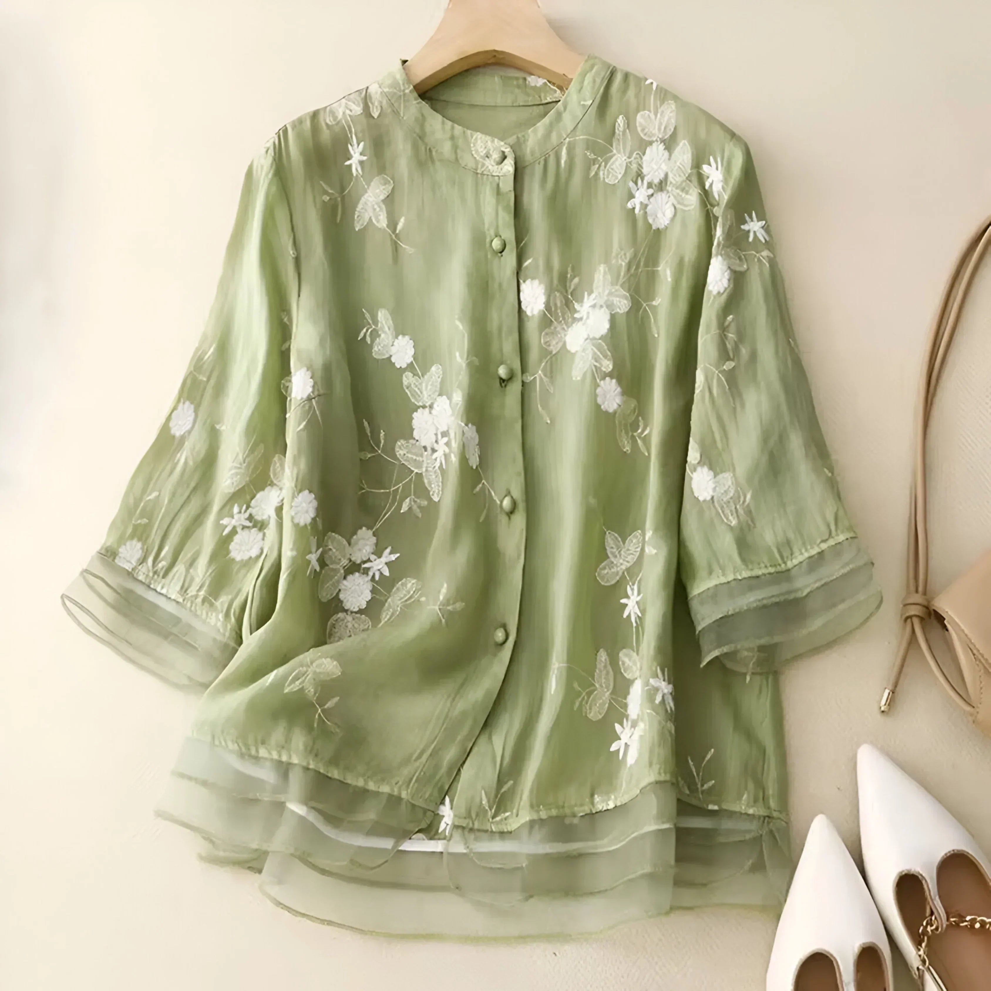 Emilie - Top med broderede blomster